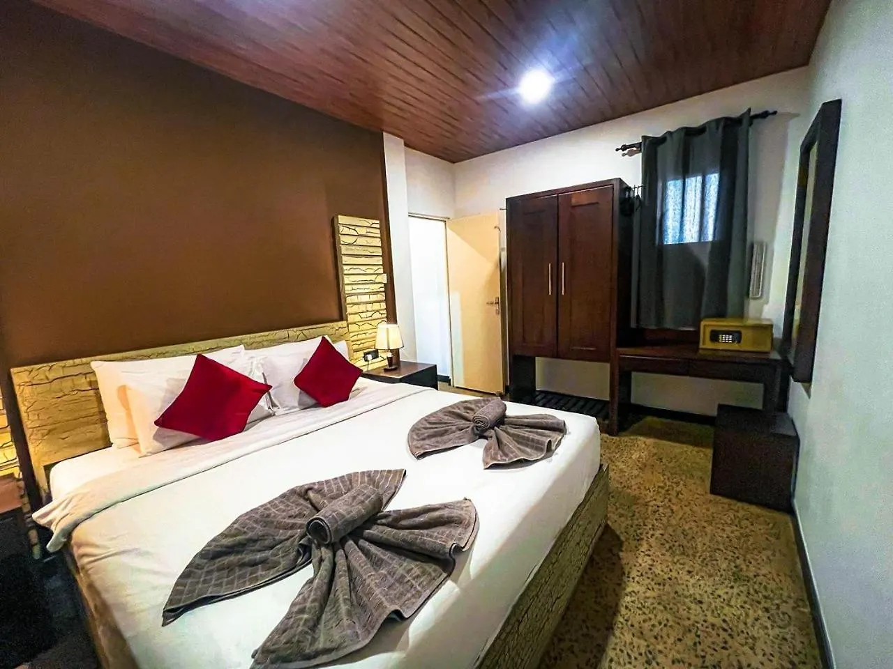 Hotel 198 Negombo 3*,